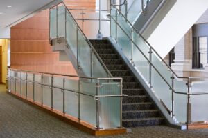stainless-steel-railing-with-glass-973716